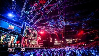 全华班止步16强，侯爷赛后采访喊话Faker引发热议